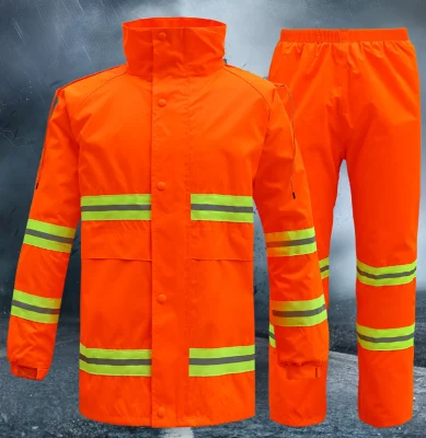 Verkehrssichere, fluoreszierende, orangefarbene, stark reflektierende, schützende Regenbekleidung
